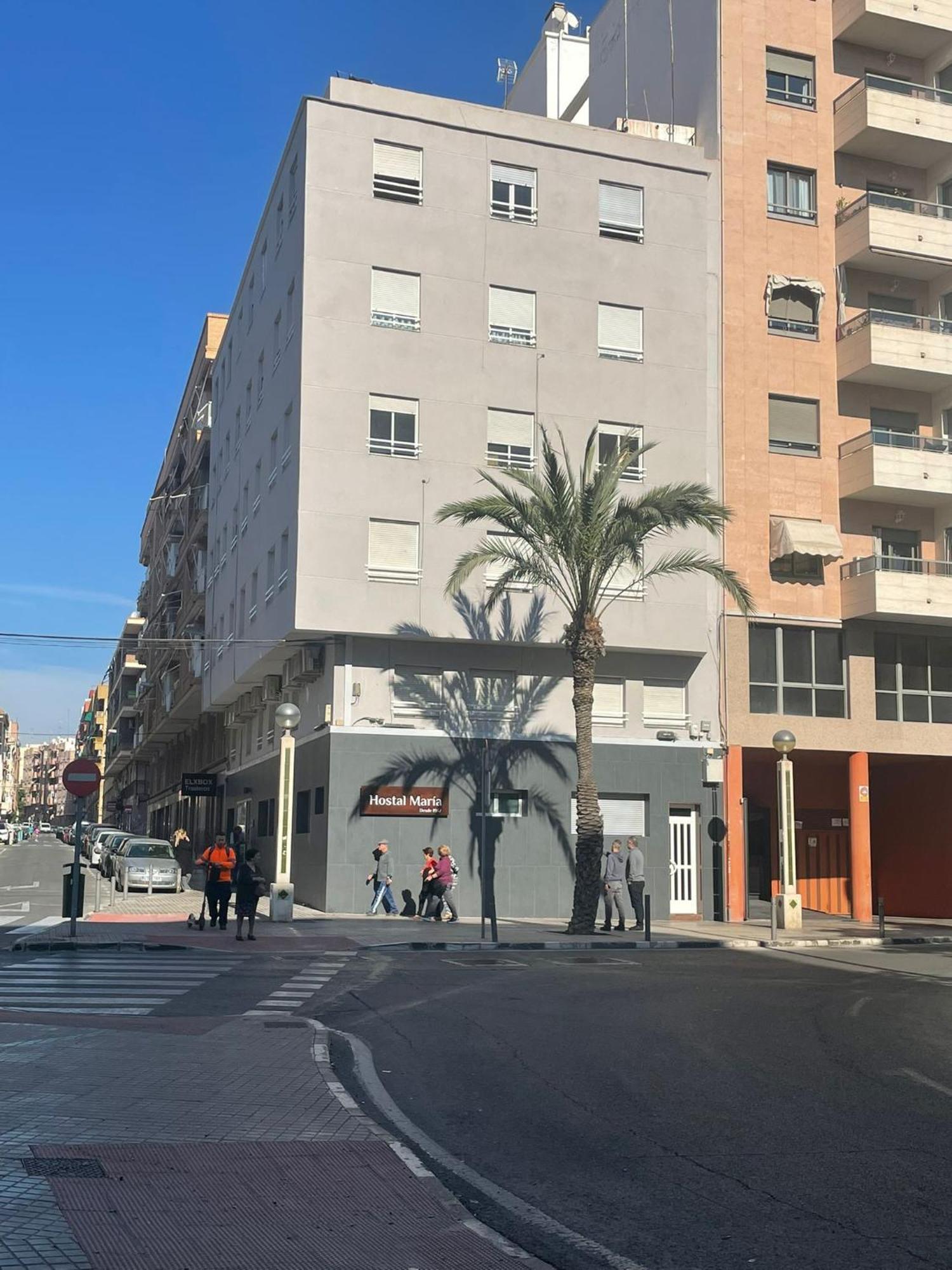 Hostal Maria Elche Extérieur photo The building where the attack took place